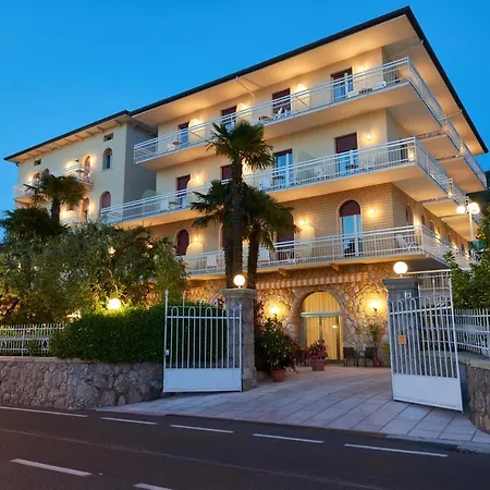 Hotel Benacus