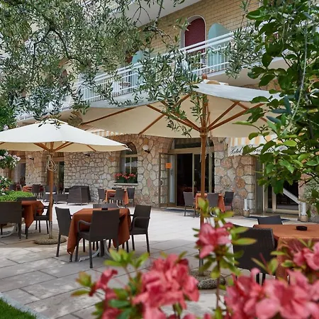 Hotel Benacus