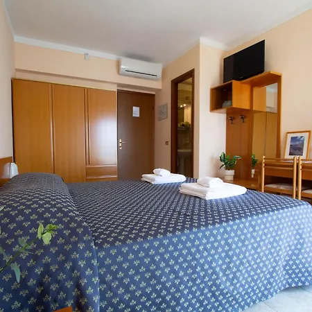 Benacus Hotel 3*