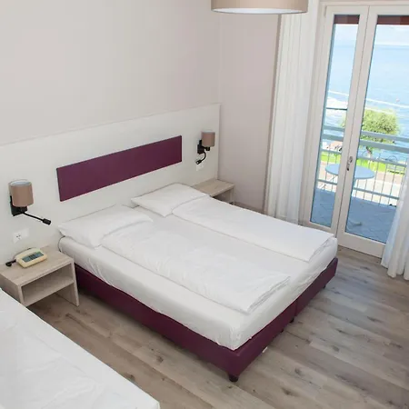 Benacus 3* Torri Del Benaco