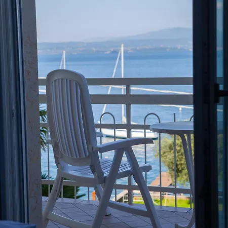 Benacus 3* Torri Del Benaco