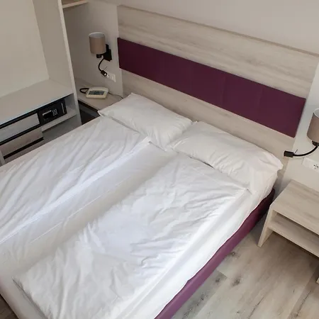 Benacus 3* Torri Del Benaco